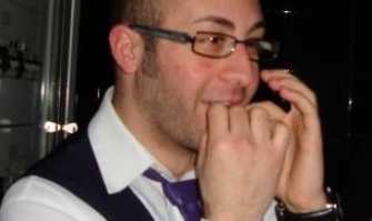 ''Brino'', il percussionista che suona con denti e dita a una velocit� da record